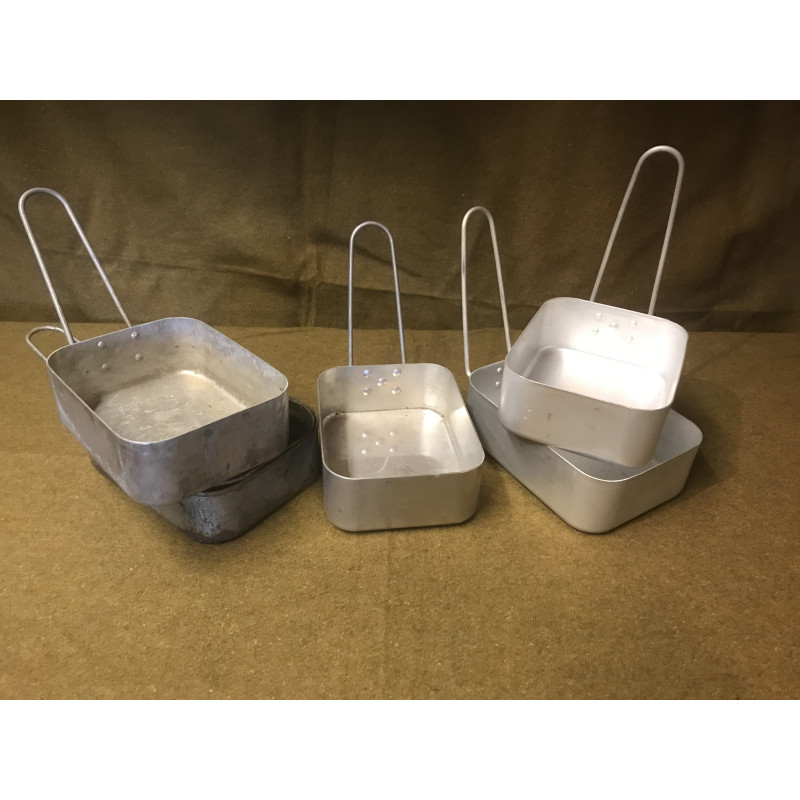 MILITARY PROP HIRE - WW2 British Army mess tins